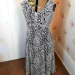 Jones wear sleeveless maxi dress